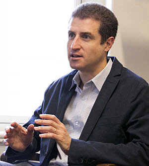 headshot of Jesse Shapiro