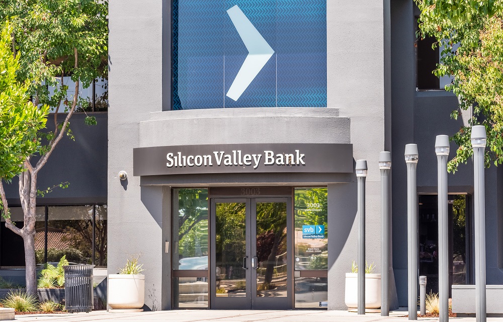 Silicon Valley Bank front entrance.