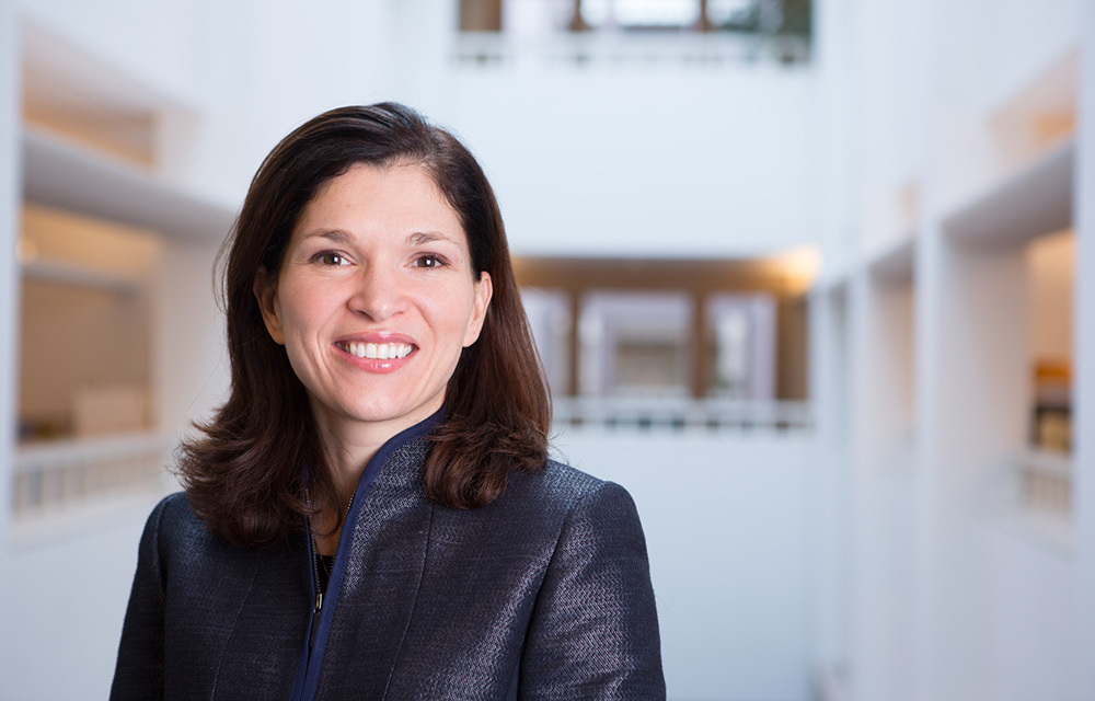 Professional image of Laura Alfaro.