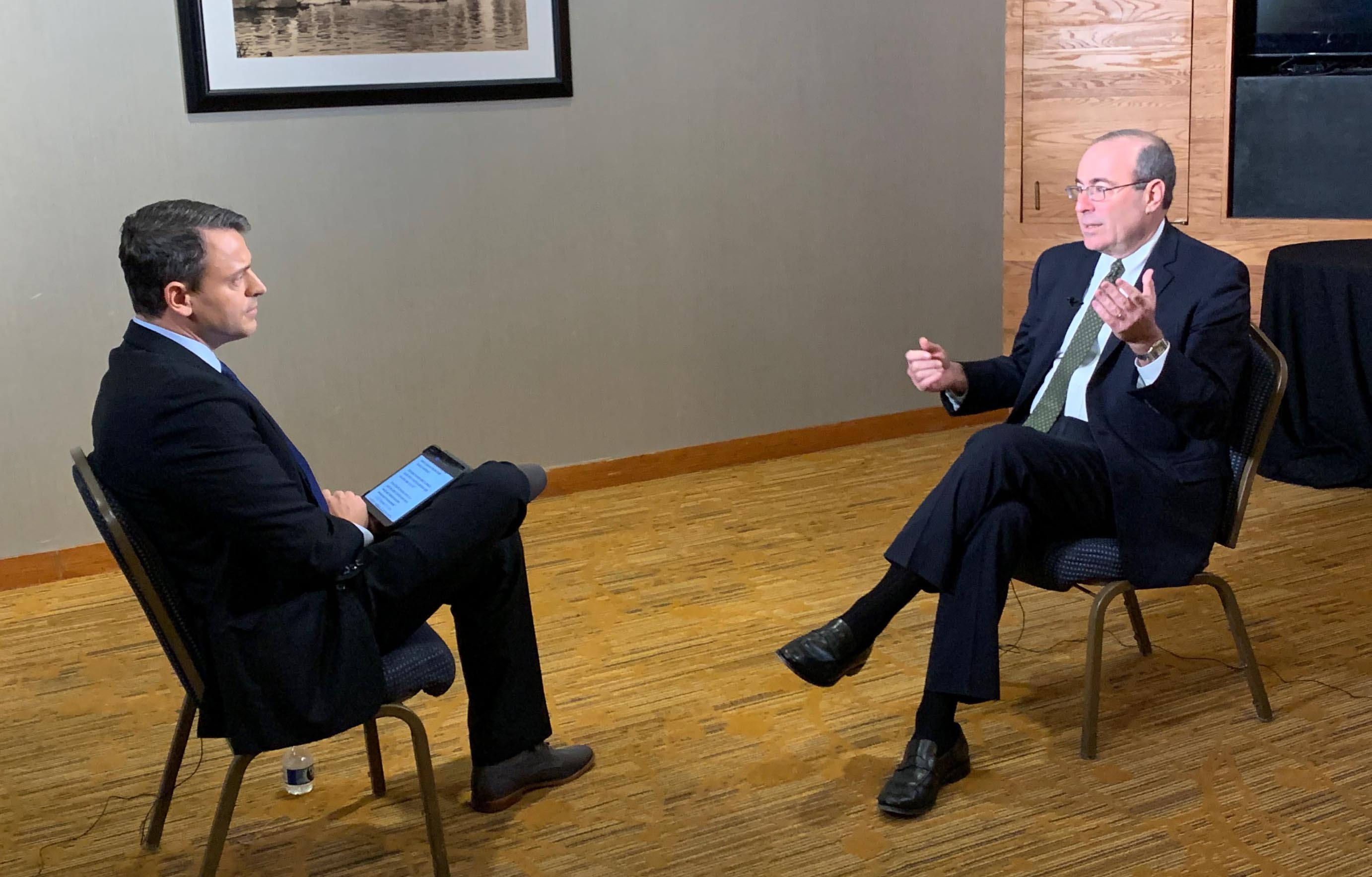 Tom Barkin being interviewed by Gavin Jackson of SCETV