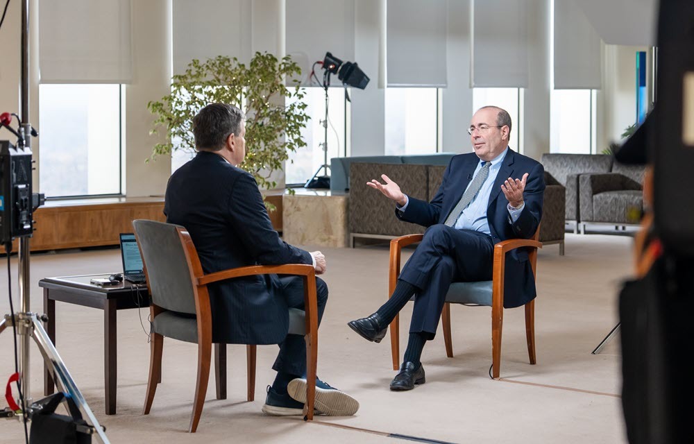 Tom Barkin being interviewed by Bloomberg