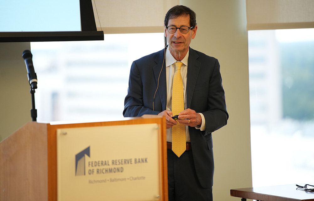 Maurice Obstfeld presenting his memorial lecture on Marvin Goodfriend.